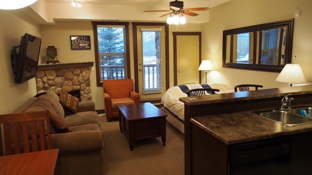 Silver Rock Condominiums By Fernie Central Reservations Zimmer foto